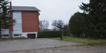 Trinkelėmis grįstą aikštelę pripažins bešeimininke