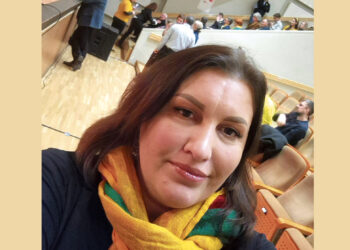 Dažytis ir šukuotis darbo metu – užkrečiami politikų įpročiai