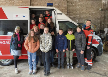 Kaštonų moksleiviai susipažino su „greitosios“ darbu