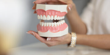 Edukacija apie dantų protezavimo galimybes nuotoliniu būdu