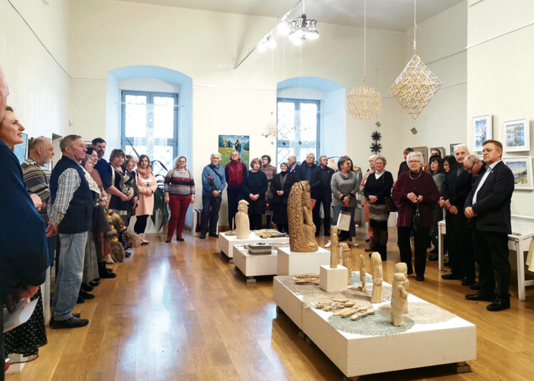 Tautodailininkų parodoje – ir senbuvių, ir naujokų darbai