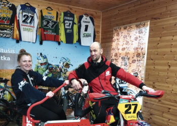 Lūžę kaulai nuo lenktynių neatbaido