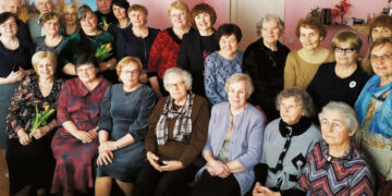 Mokytojai senjorai susirinko pasidžiaugti pavasariu