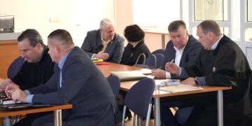 Apie skaidrumo paieškas mėšlo krūvoj ir mažytes nuodėmes