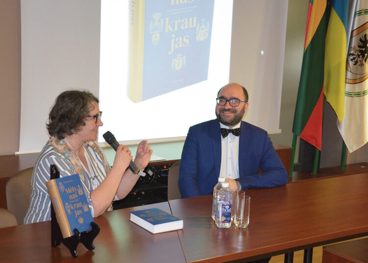 Mėlynas kraujas. Dingusio luomo istorijos