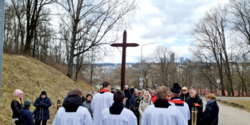 Kryžiaus kelias. Tik – ėjimas
