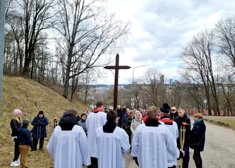 Kryžiaus kelias. Tik – ėjimas
