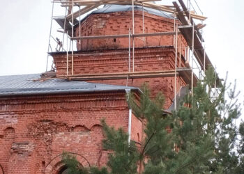 Prašome aukoti lėšų bažnyčios bokšto remontui