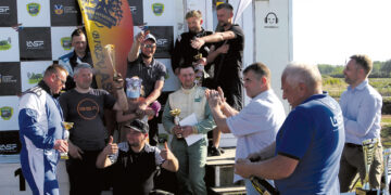 Varžybas pradėjo automobilių kroso entuziastai