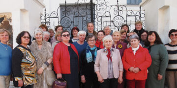 „Kad gėlės žydėtų, kad duona derėtų…“