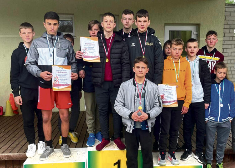 Įvyko moksleivių trikovės ir keturkovės varžybos