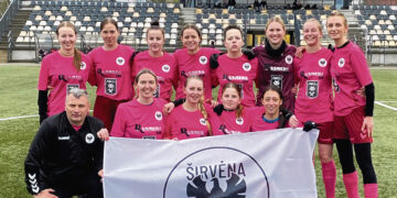 Futbolininkės sezoną pradėjo pergale ir lygiosiomis