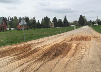 Kelio išdaužos laukia remonto