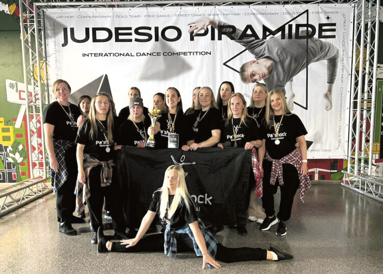 Šokio festivalyje puikiai pasirodė ir suaugusieji