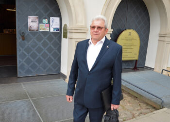 Do you speak English, Steponai?