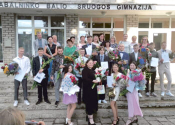 Išleistuvių šventė Vabalninko Balio Sruogos gimnazijoje