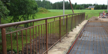 Tilto turėklus galimai vietomis dažys, vietomis keis