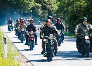 „Senų motociklų“ sąskrydyje ieškota ir jaunystės pirmosios meilės