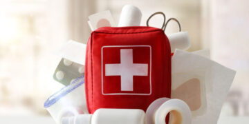 Vaistinės – be pirmosios pagalbos rinkinių?