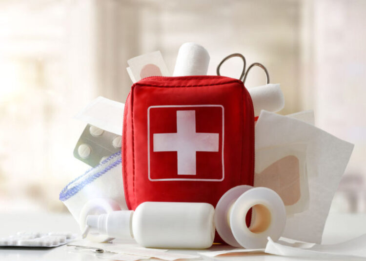 Vaistinės – be pirmosios pagalbos rinkinių?