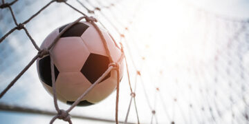 Futbolo pirmenybes Pasvalyje pradėjo pergale