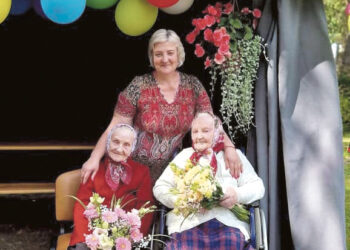 Vėl po vienu stogu – tik jau ne tėviškės namų