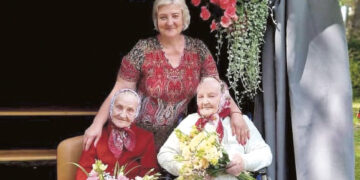 Vėl po vienu stogu – tik jau ne tėviškės namų