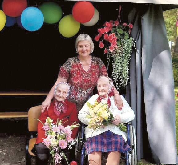 Vėl po vienu stogu – tik jau ne tėviškės namų