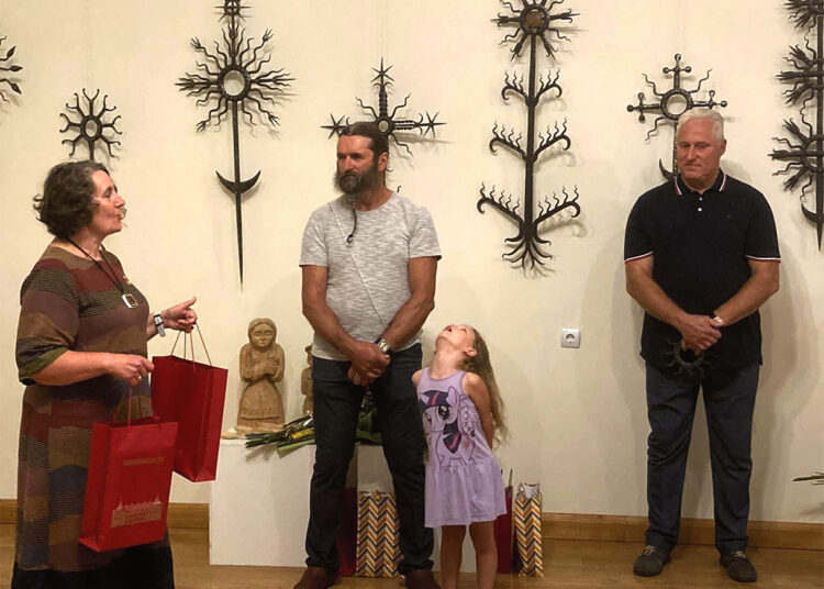 Akį džiugino Biržų krašto menininkų darbai