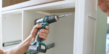 Baldų furnitūra: į ką atkreipti dėmesį, kad po to nereikėtų mokėti dvigubai?