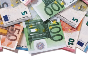 Žlugo viltis gauti papildomų lėšų politikų algoms