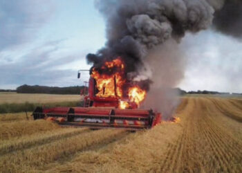 Degė kombainai ir ražienos