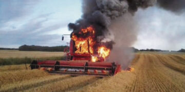 Degė kombainai ir ražienos