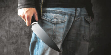 Peiliu sužalojo kraštiečius