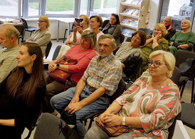 Dienos šviesą išvydo „raštuose gulėję žodžiai“