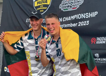 Suspindo smūginio varžybose Italijoje