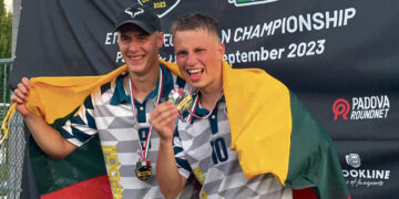 Suspindo smūginio varžybose Italijoje