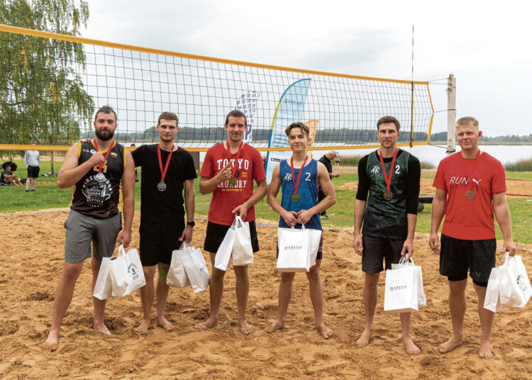 Vasaros sezoną uždarė rudeniniu tinklinio turnyru