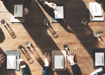 Ar tarybos frakcijos norės mažumos valandos?