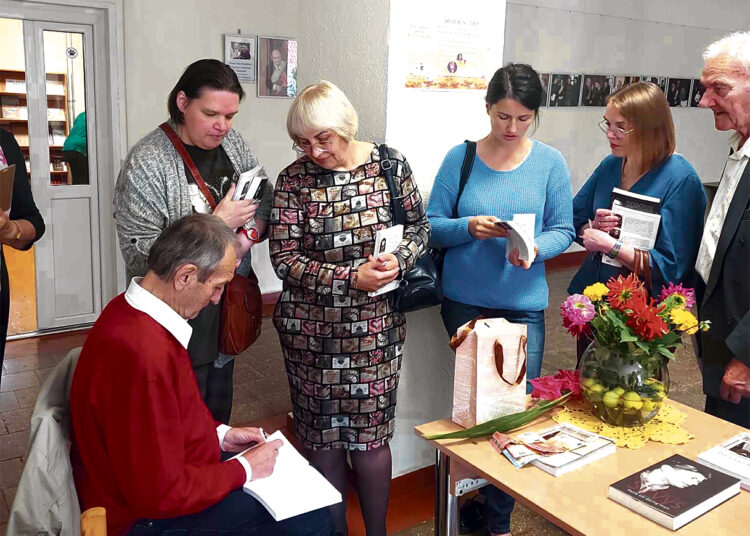 Atsiminimų knygos apie Joną Strielkūną sutiktuvės Vabalninke