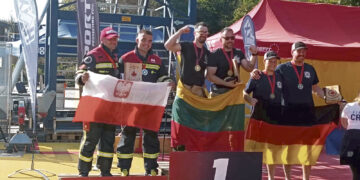 Ugniagesiai grįžo su medaliais