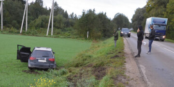 Penktadienį kentėjo automobiliai