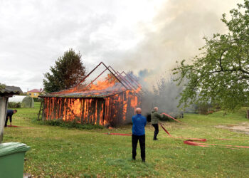 Malšinant gaisrą suniokotos Pabiržės tvenkinių pakrantės