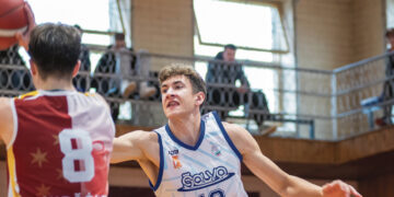 Viena pergalė iš dviejų galimų