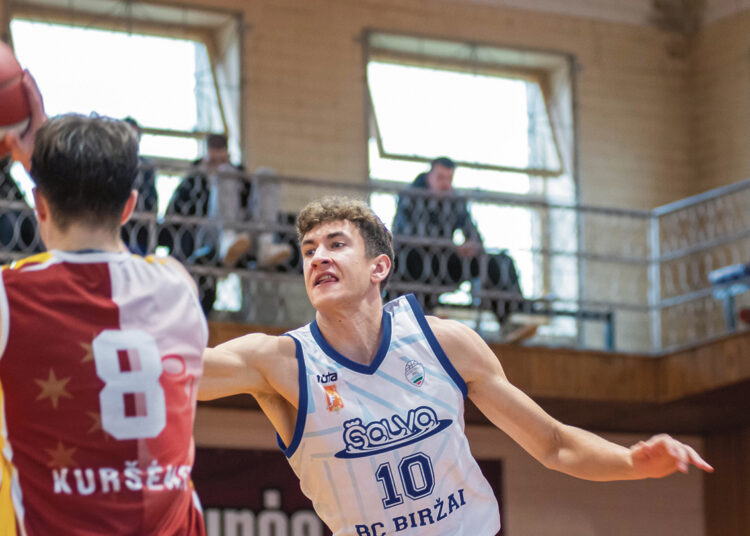 Viena pergalė iš dviejų galimų