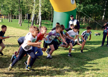 Astravo parke pusdienį zujo bėgikai