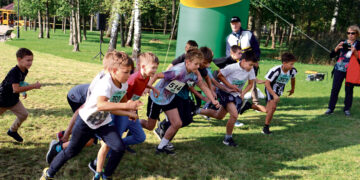 Astravo parke pusdienį zujo bėgikai