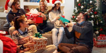 Kalėdinės dovanos draugams: geros idėjos, kurios tikrai nudžiugins