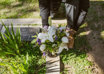 5 idėjos kapų priežiūrai ir dekoravimui