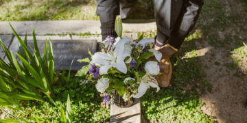 5 idėjos kapų priežiūrai ir dekoravimui